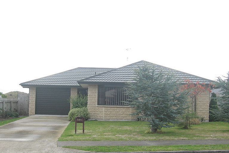 Photo of property in 101 Makarini Street, Paraparaumu, 5032