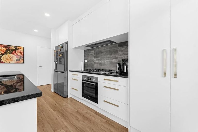 Photo of property in 13 Hollowout Street, Takanini, 2112