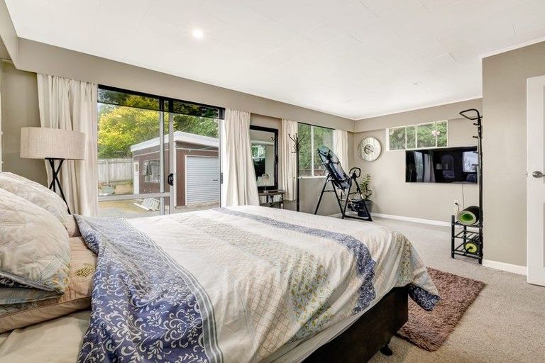 Photo of property in 33 Ernest Street, Ranui, Porirua, 5024