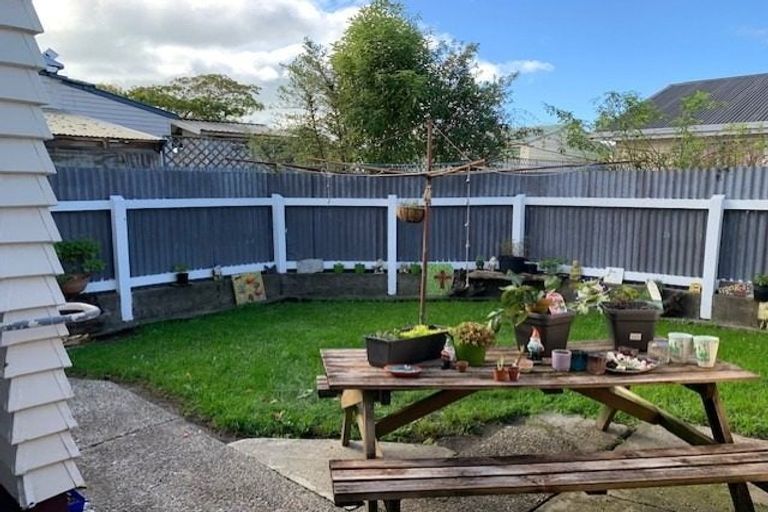 Photo of property in 29-31a Peel Street, Westport, 7825