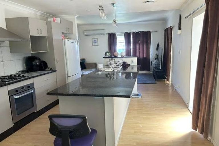 Photo of property in 12a Old Wairoa Road, Papakura, 2110