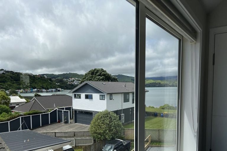 Photo of property in 28b Mana Esplanade, Paremata, Porirua, 5026
