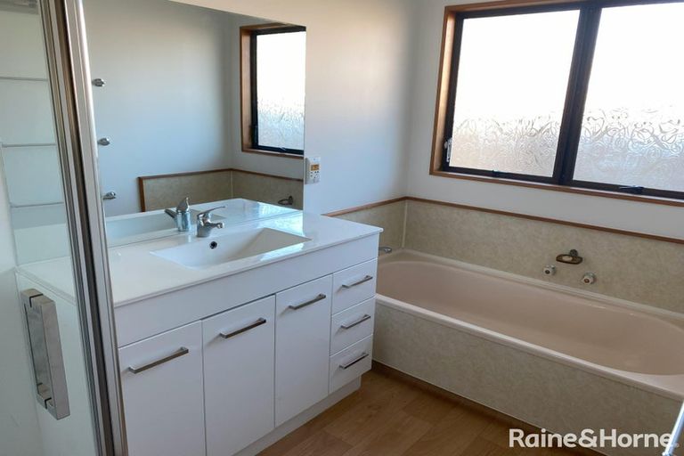 Photo of property in 497b Devonport Road, Tauranga South, Tauranga, 3112