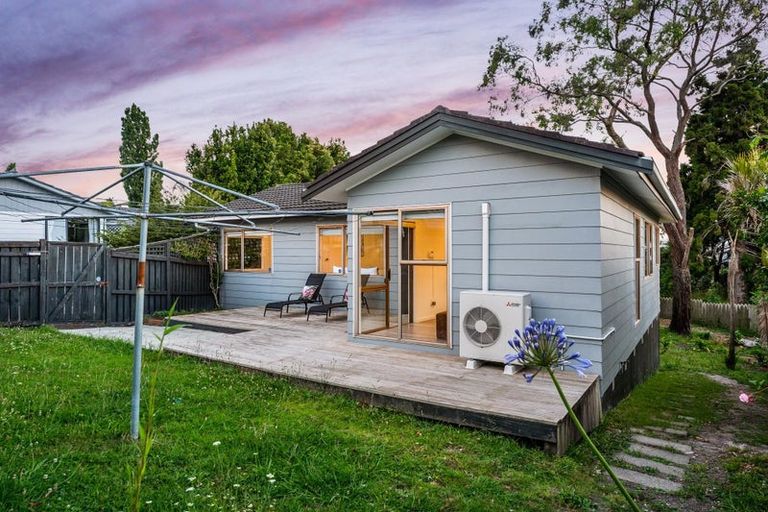 Photo of property in 34 Kelman Road, Kelston, Auckland, 0602