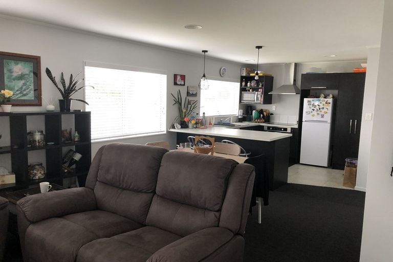 Photo of property in 3 Lydia Place, Kelvin Grove, Palmerston North, 4414