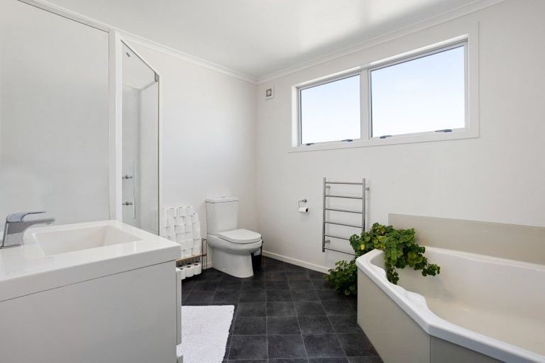 Photo of property in 29 Chiefs Court, Hamilton East, Hamilton, 3216