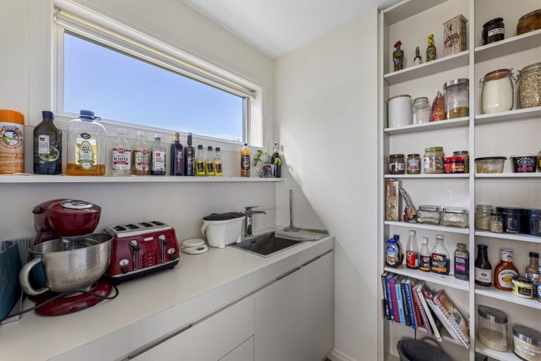 Photo of property in 100 Wingatui Road, Mosgiel, 9024