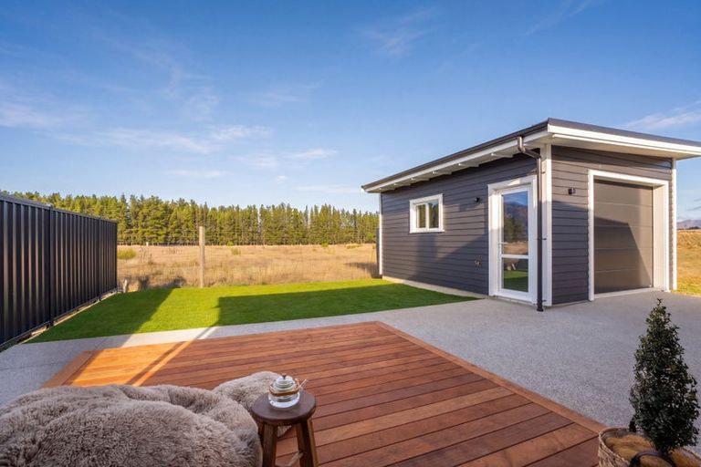 Photo of property in 105 Burdon Loop, Lake Hawea, 9382