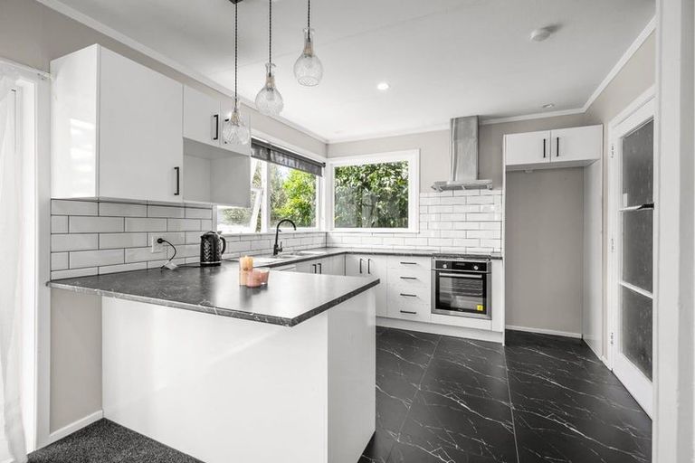 Photo of property in 9 Sacha Place, Glenview, Hamilton, 3206