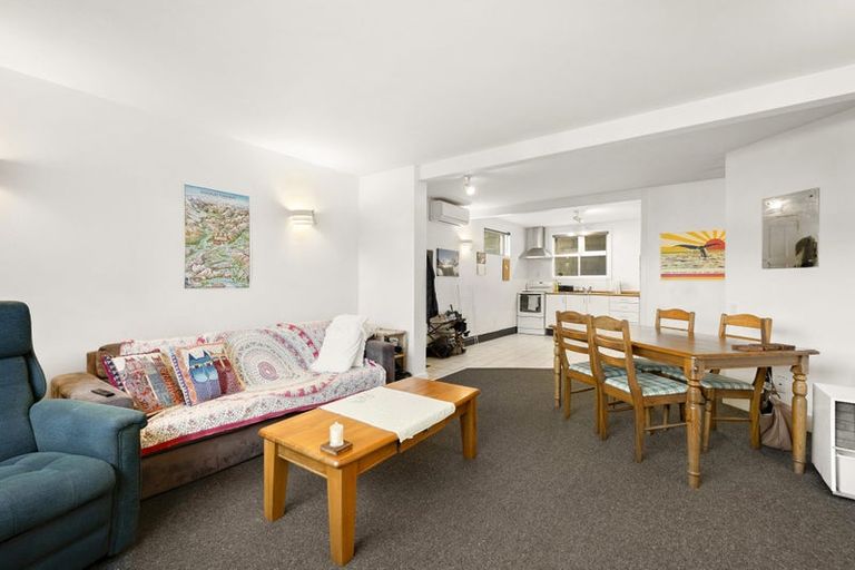 Photo of property in Parkland Flats, 18/51u Adams Terrace, Kelburn, Wellington, 6021
