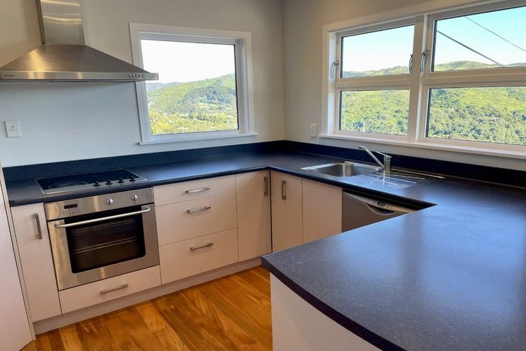 Photo of property in 21 Edgeware Road, Wilton, Wellington, 6012