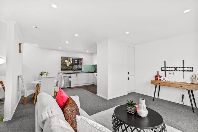 Photo of property in St Claire Village, 10/172 Mcleod Road, Te Atatu South, Auckland, 0610