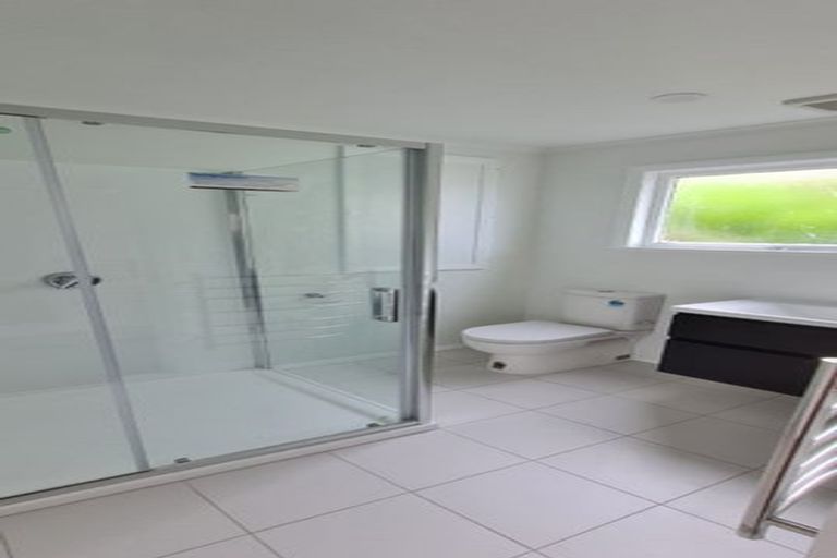 Photo of property in 33 Pembroke Road, Northland, Wellington, 6012