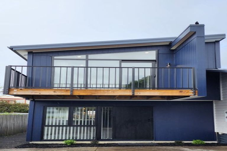 Photo of property in 19a Statesman Street, Henderson, Auckland, 0612
