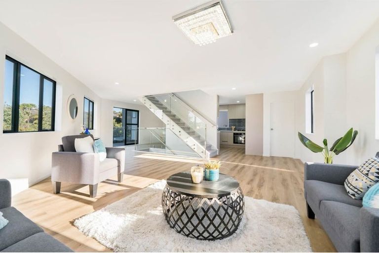 Photo of property in 5 Liban Place, Massey, Auckland, 0614