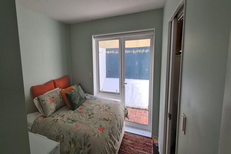 Photo of property in Pirie Street Townhouses, 31/35 Pirie Street, Mount Victoria, Wellington, 6011