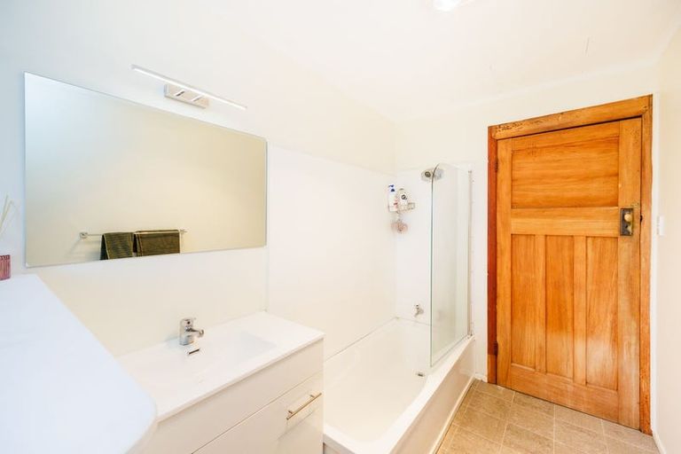 Photo of property in 22 Matipo Street, Takaro, Palmerston North, 4410