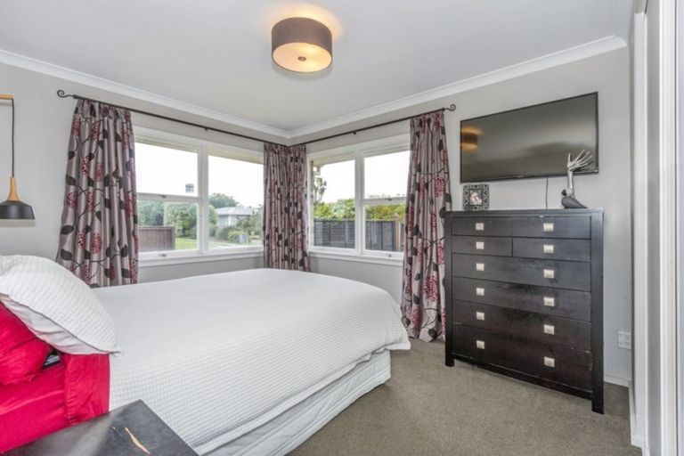 Photo of property in 39 Denise Crescent, Hornby, Christchurch, 8042