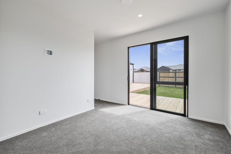 Photo of property in 16 Herridge Street, Woodend, 7691