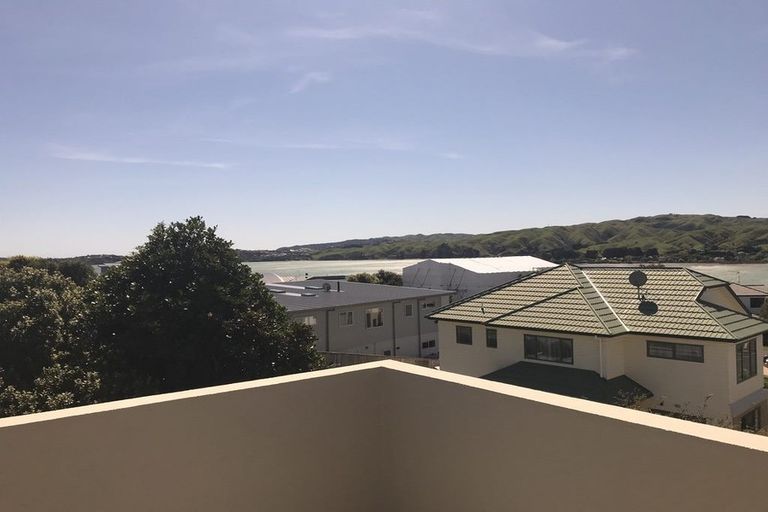 Photo of property in 12 The Masthead, Whitby, Porirua, 5024