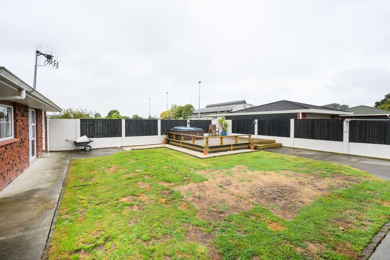 Photo of property in 6 Grange Place, Milson, Palmerston North, 4414