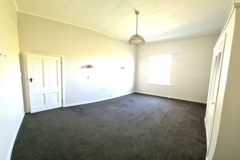 Photo of property in 10 Chesterton Street, Johnsonville, Wellington, 6037