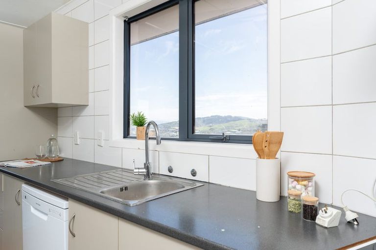 Photo of property in 14 Rice Crescent, Newlands, Wellington, 6037