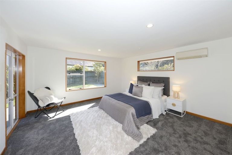 Photo of property in 15 Millcroft Place, Parklands, Christchurch, 8083