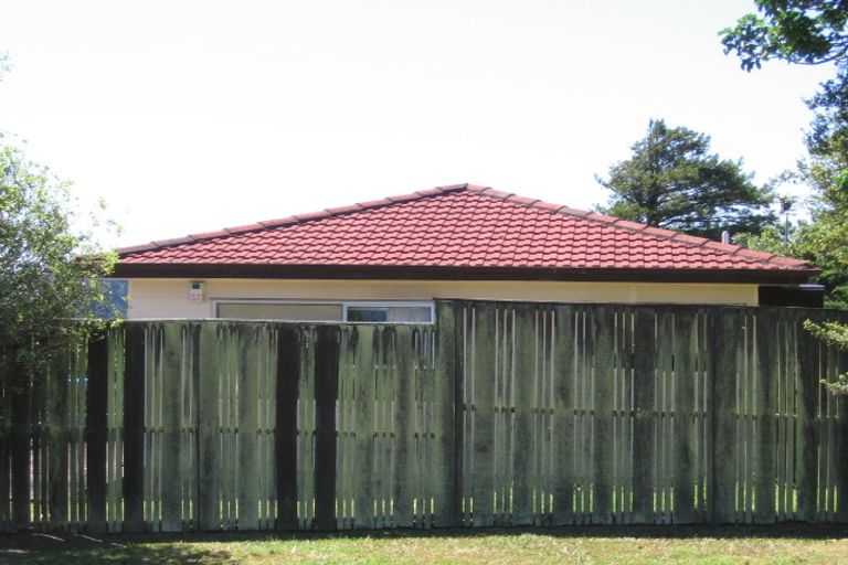 Photo of property in 1/31 Mayall Avenue, Beach Haven, Auckland, 0626