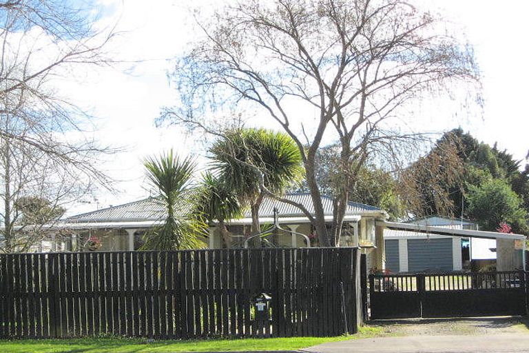 Photo of property in 70 Pukepapa Road, Marton, 4710