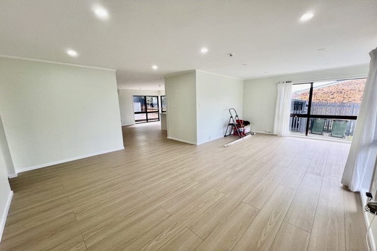 Photo of property in 3 Mimosa Place, Half Moon Bay, Auckland, 2012