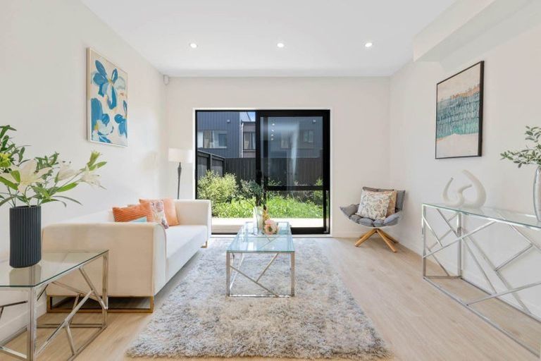 Photo of property in 44 Kiato Lane, Flat Bush, 2019