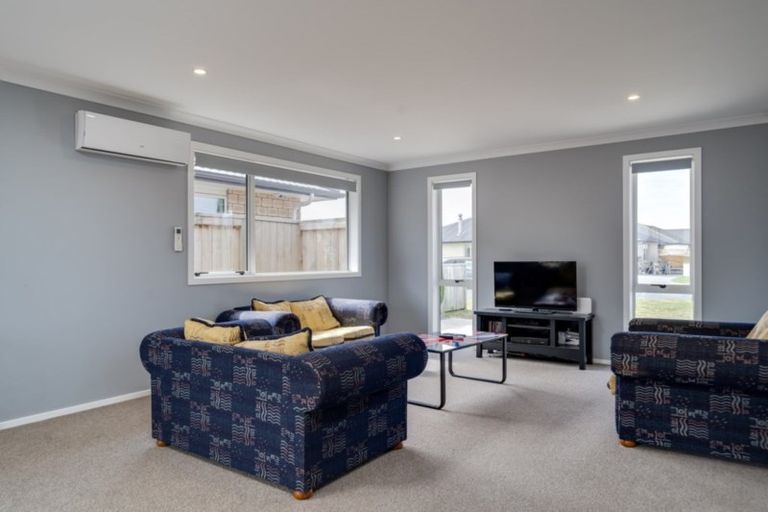 Photo of property in 19 Ponga Place, Papamoa Beach, Papamoa, 3118