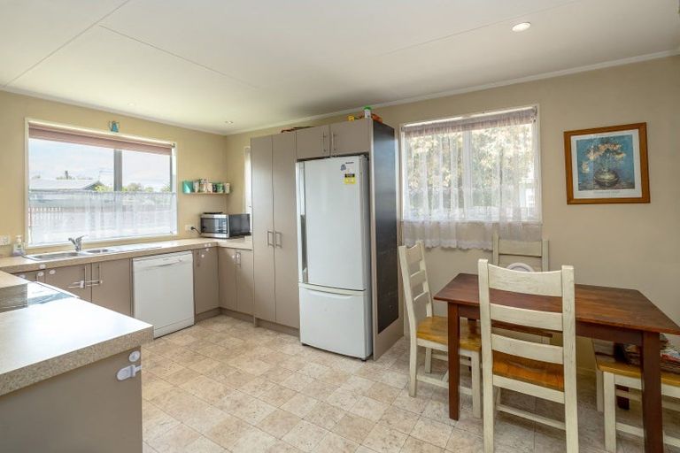 Photo of property in 5 Baillie Crescent, Carterton, 5713