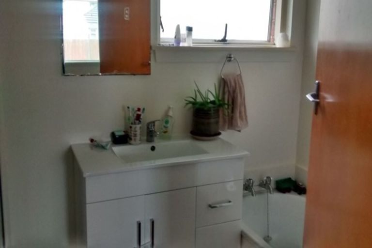 Photo of property in 2/294a Westminster Street, Mairehau, Christchurch, 8013