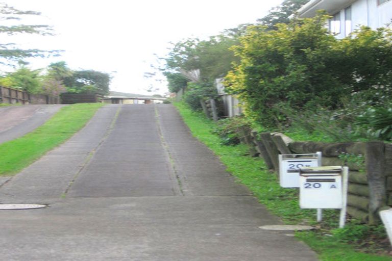 Photo of property in 2/20 Kentigern Close, Pakuranga, Auckland, 2010
