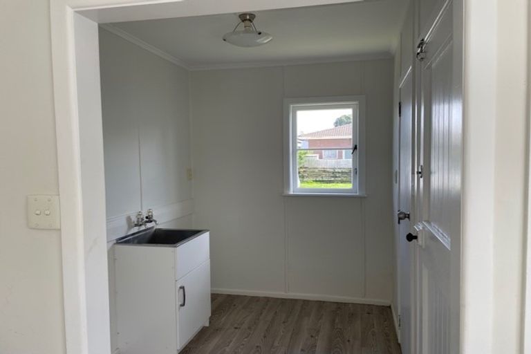 Photo of property in 7 Christmas Road, Manurewa, Auckland, 2102