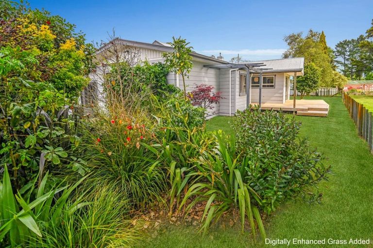 Photo of property in 19 Melville Street, Waipawa, 4210