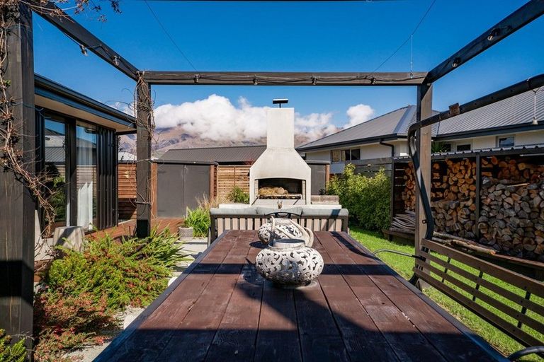 Photo of property in 89 Infinity Drive, Wanaka, 9305