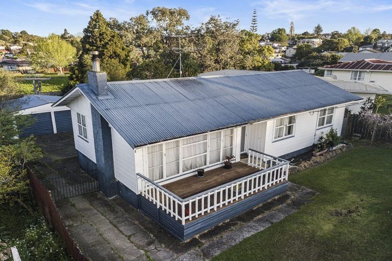 Photo of property in 22 Sarona Avenue, Glen Eden, Auckland, 0602