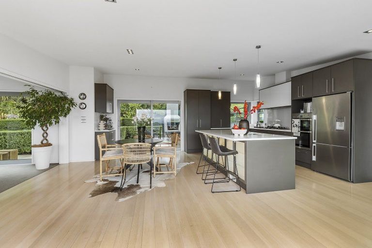 Photo of property in 24 Mewburn Rise, Karori, Wellington, 6012
