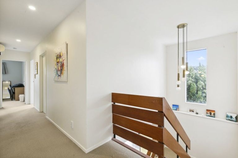 Photo of property in 12 Mcmahon Way, Paparangi, Wellington, 6037