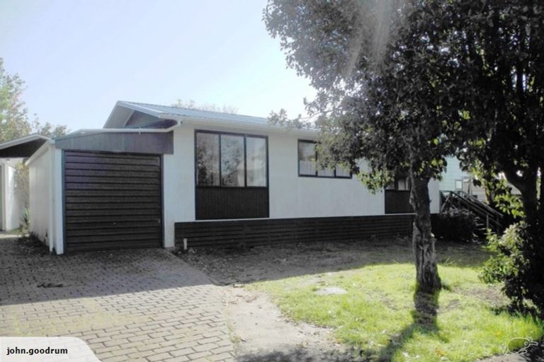 Photo of property in 1/5 Compass Place, Te Atatu Peninsula, Auckland, 0610