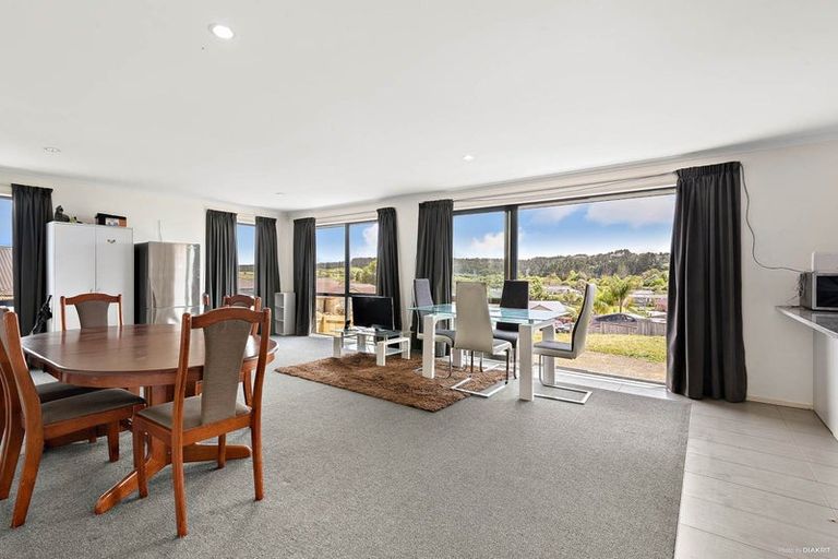 Photo of property in 19 Mcgowan Rise, Tuakau, 2121