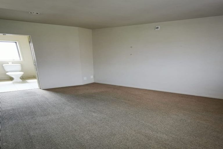 Photo of property in 2b/8 Crown Lynn Place, New Lynn, Auckland, 0600