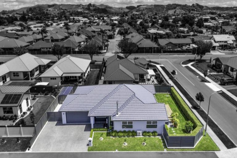 Photo of property in 4 Young Place, Taradale, Napier, 4112
