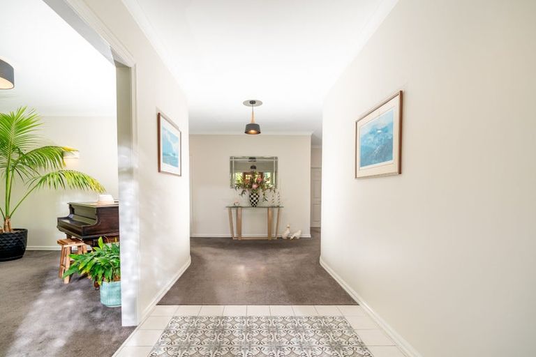 Photo of property in 358 Ngarara Road, Waikanae, 5391