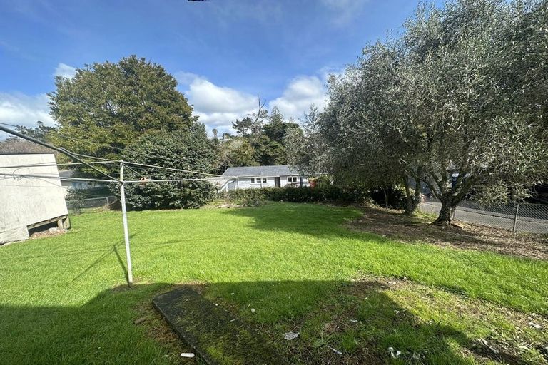 Photo of property in 13 Hellyers Street, Birkdale, Auckland, 0626