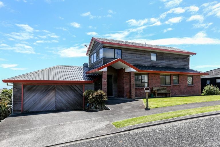 Photo of property in 3 Chatswood Grove, Fitzroy, New Plymouth, 4312