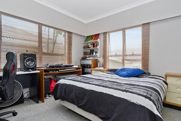 Photo of property in 1 Sophies Way, Papamoa Beach, Papamoa, 3118